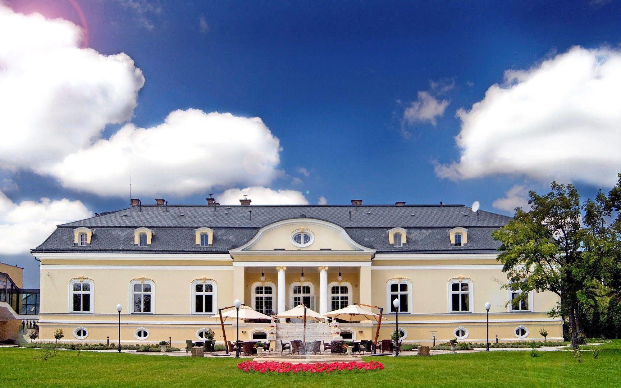 Amade Chateau Vrakúň エクステリア 写真